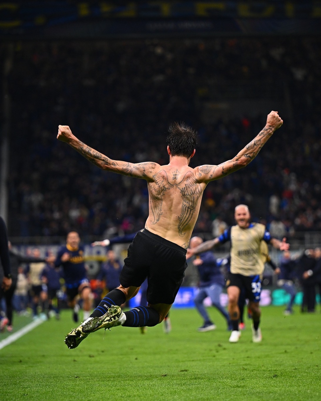 巴塞罗那训练开放日,赛前完成体检引欢呼,欧冠在即,球队文化再被提及 巴塞罗那训练开放日,赛前完成体检引欢呼,欧冠在即,球队文化再被提及